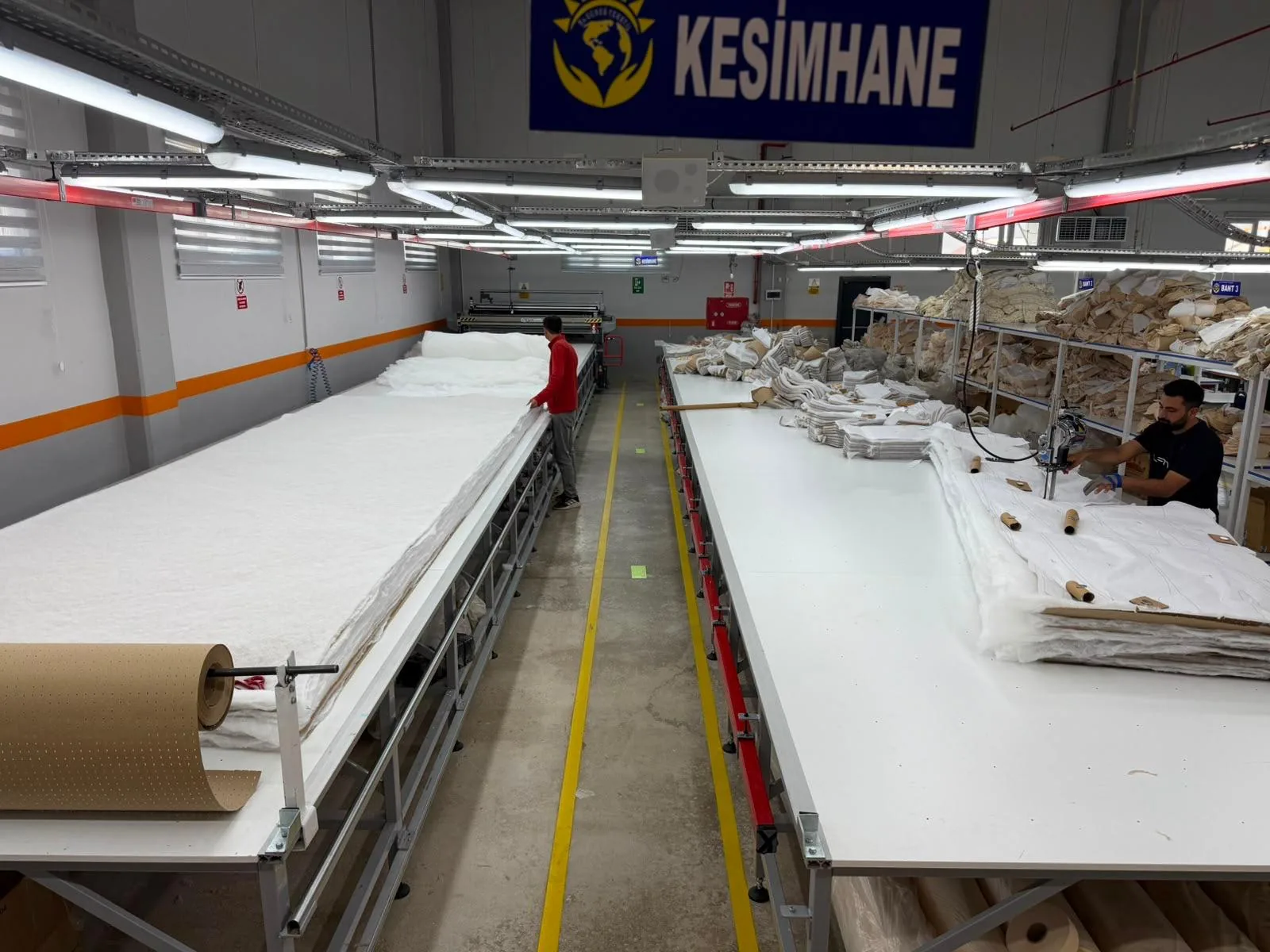 Ra Güneş Tekstil kesimhane bölümü